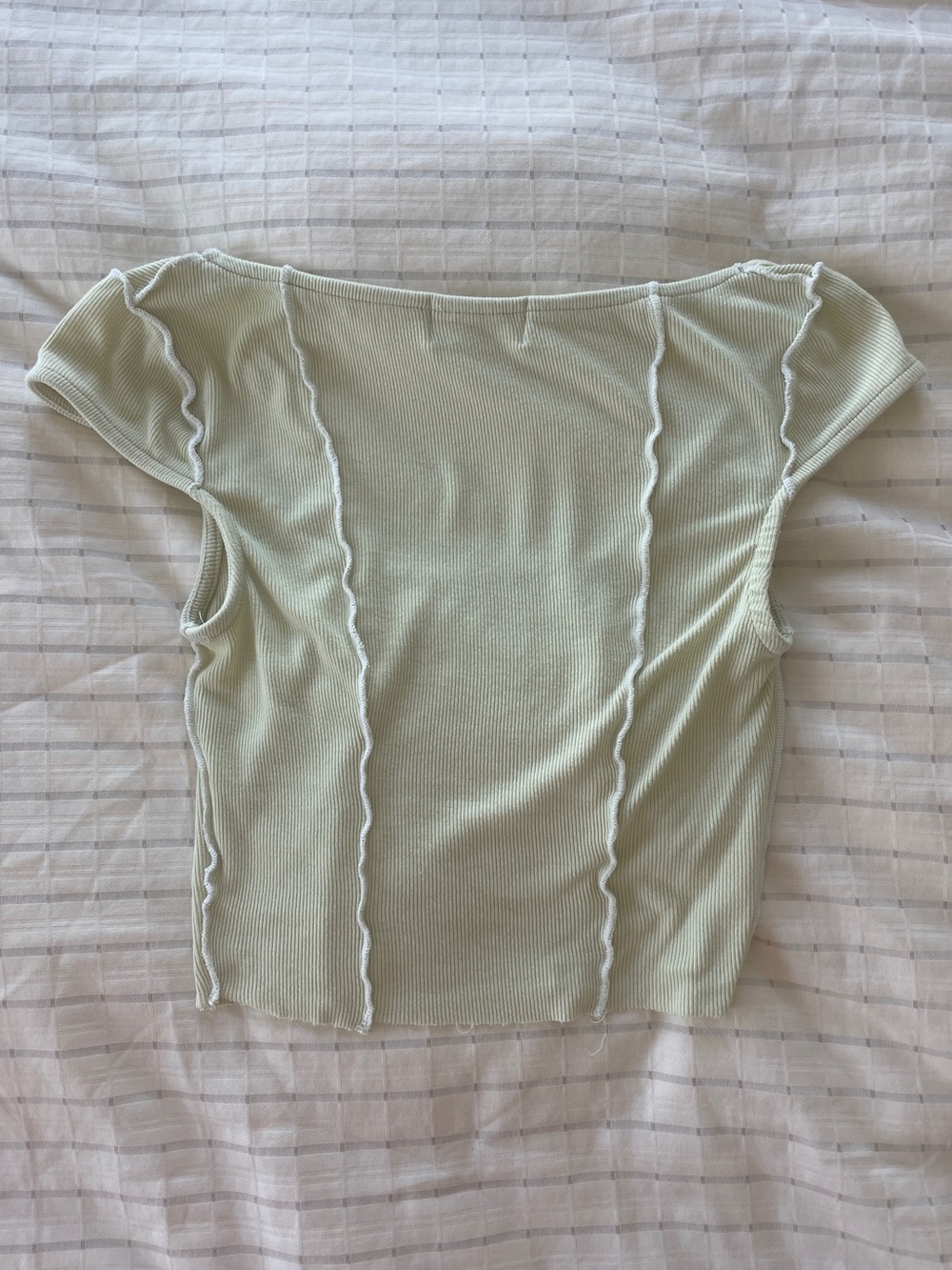 Isalis Ribbed Crop Top With Cap Sleeves & Reverse Sitching - Picture 2 of 4